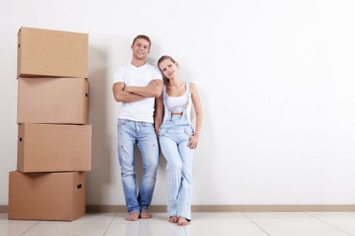 Storage units and moving boxes for Clapham households