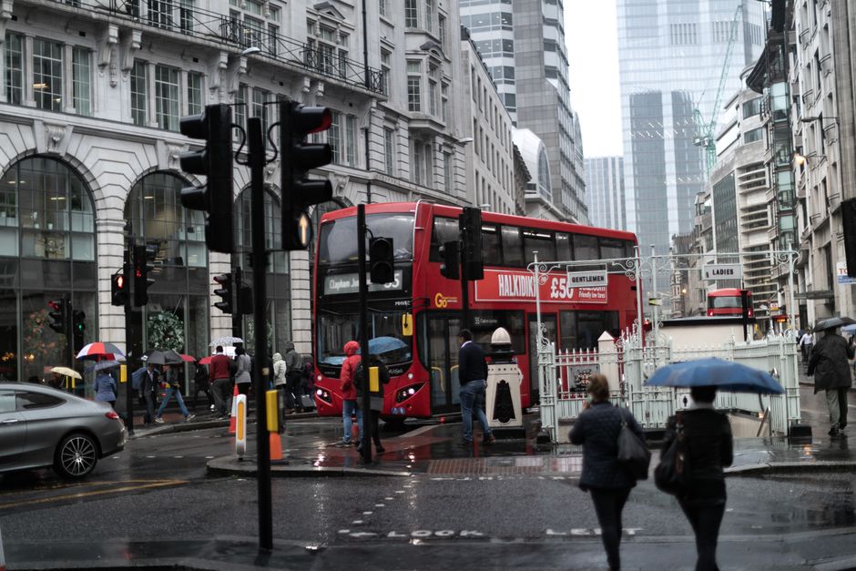 https://claphammovers.co.uk/blog/removals-near-clapham-junction-station-parking-tips/